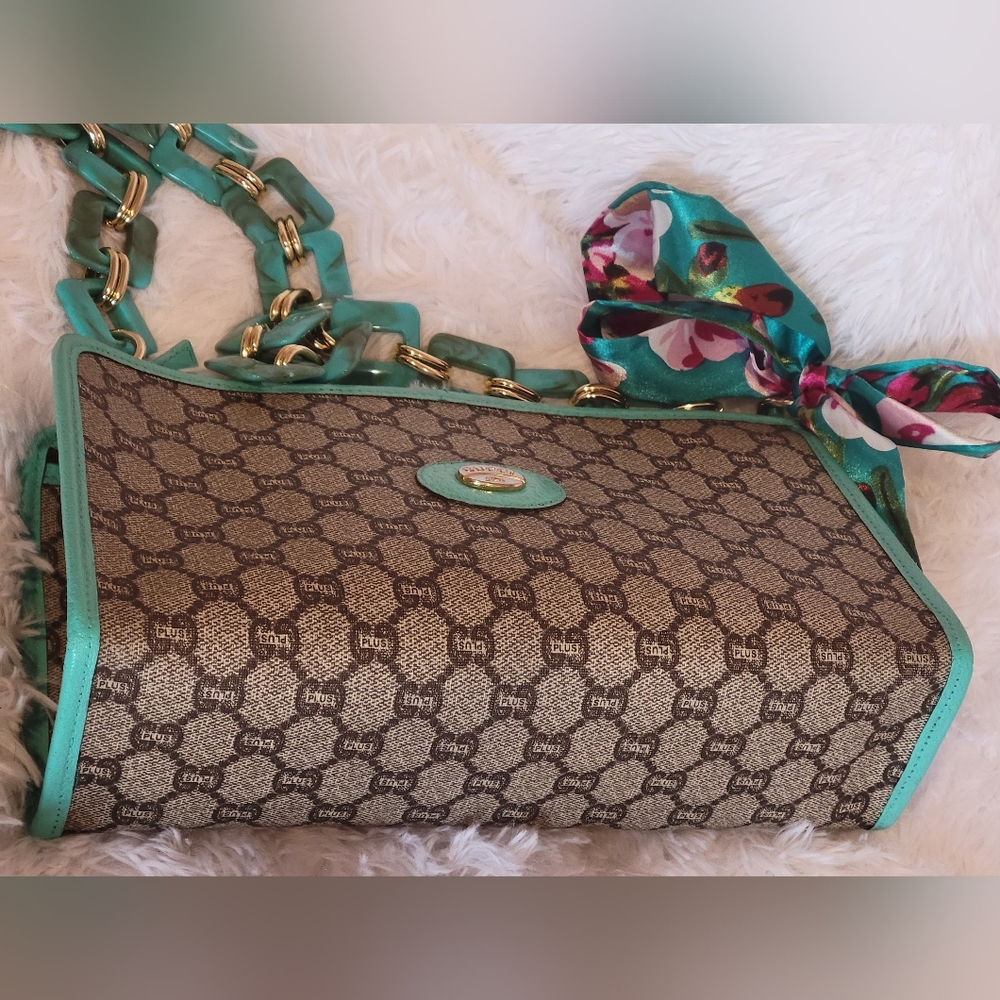 Gucci Beige and Teal Shoulder Bag - Picture 8 of 17